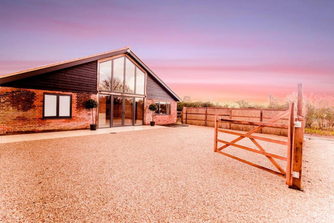 Beautiful Barn Conversion Close To The Broads Dilham Eksteriør billede