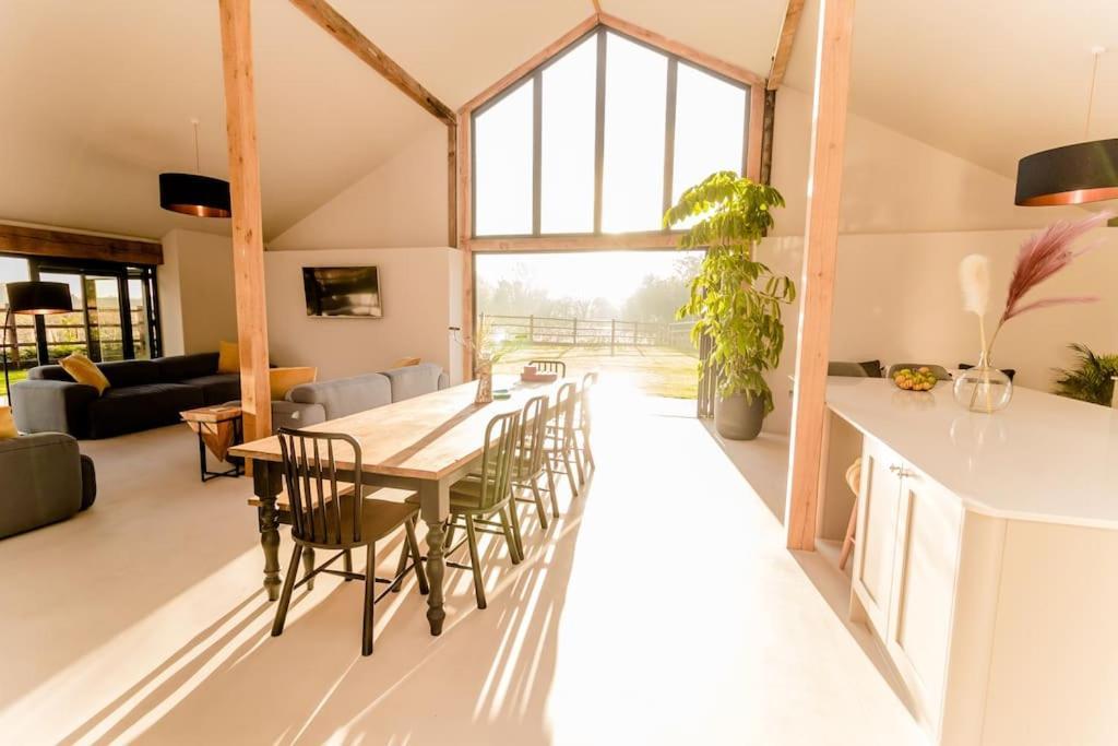 Beautiful Barn Conversion Close To The Broads Dilham Eksteriør billede