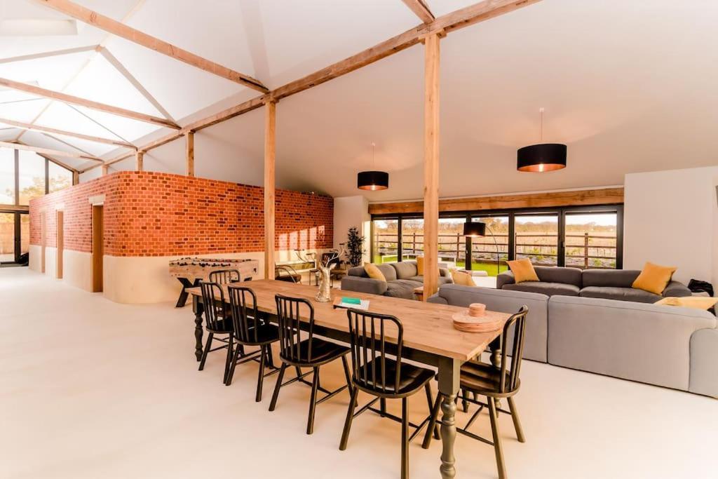 Beautiful Barn Conversion Close To The Broads Dilham Eksteriør billede